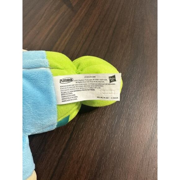 Playskool Hasbro 2017 Blue Lullaby Gloworm Musical Night Light Plush Toy Tested - Picture 3 of 5